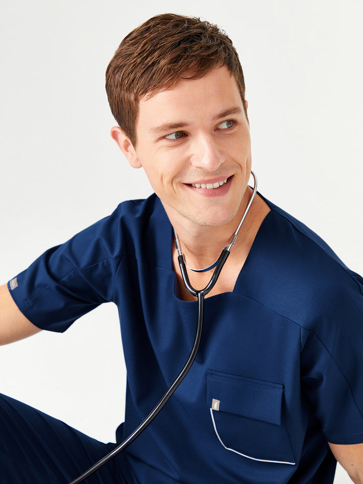 02 Erkek Kare Yaka Scrub Üst -Gece Mavi