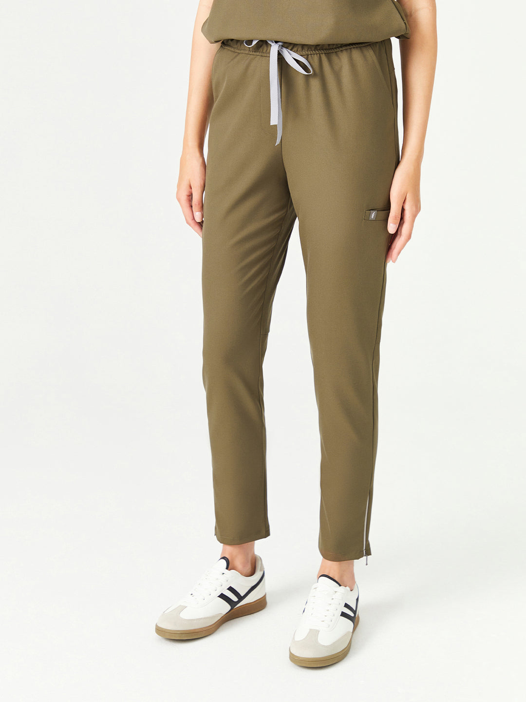 02 Kadın Fermuarlı Paça Scrub Alt -Haki Yeşil