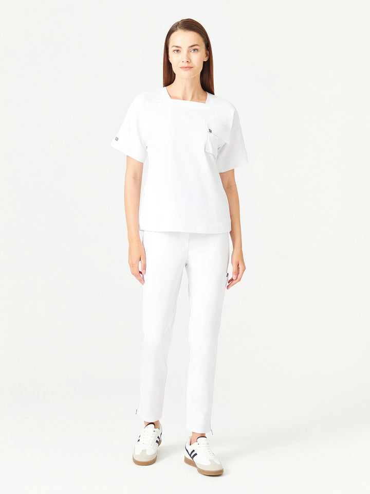 02 Kadın Fermuarlı Paça Scrub Alt - Beyaz