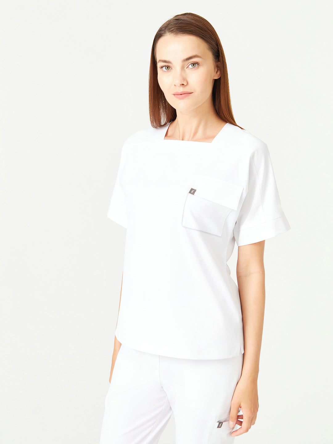 02 Kadın Kare Yaka Scrub Üst - Beyaz