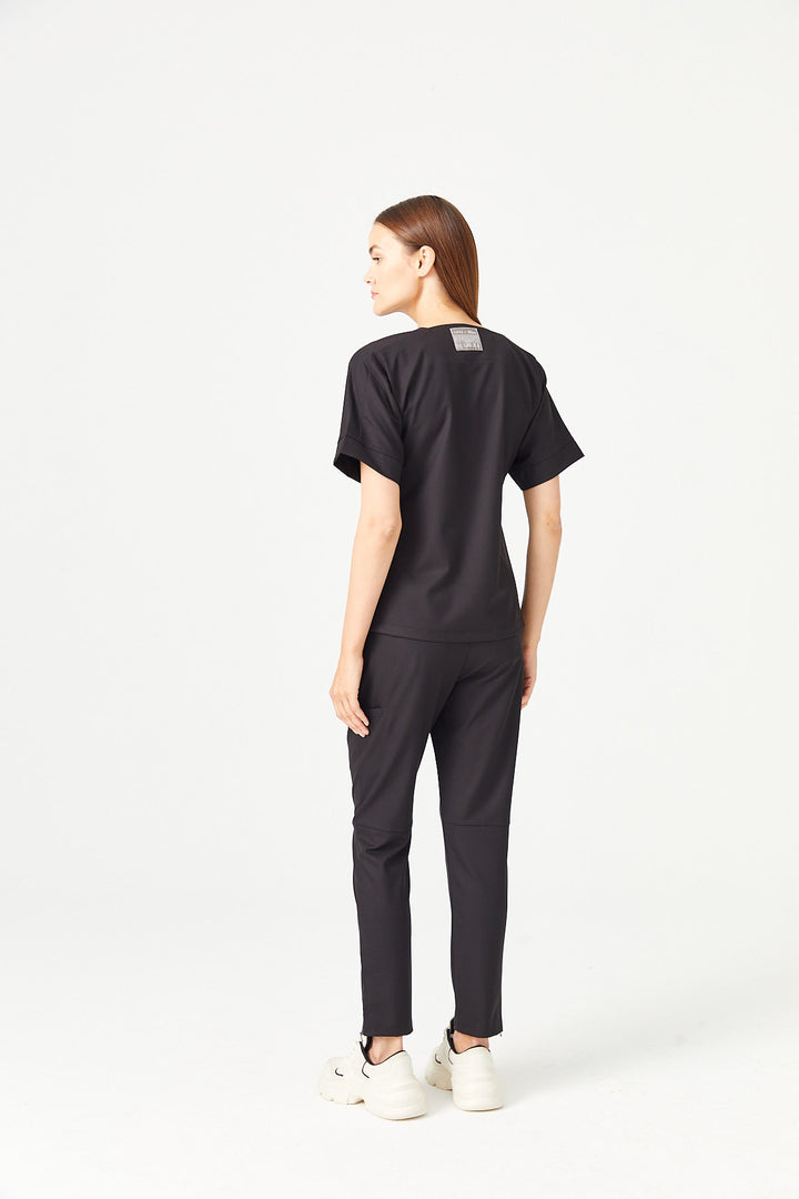 02 Kadın Kare Yaka Scrub Üst -Siyah