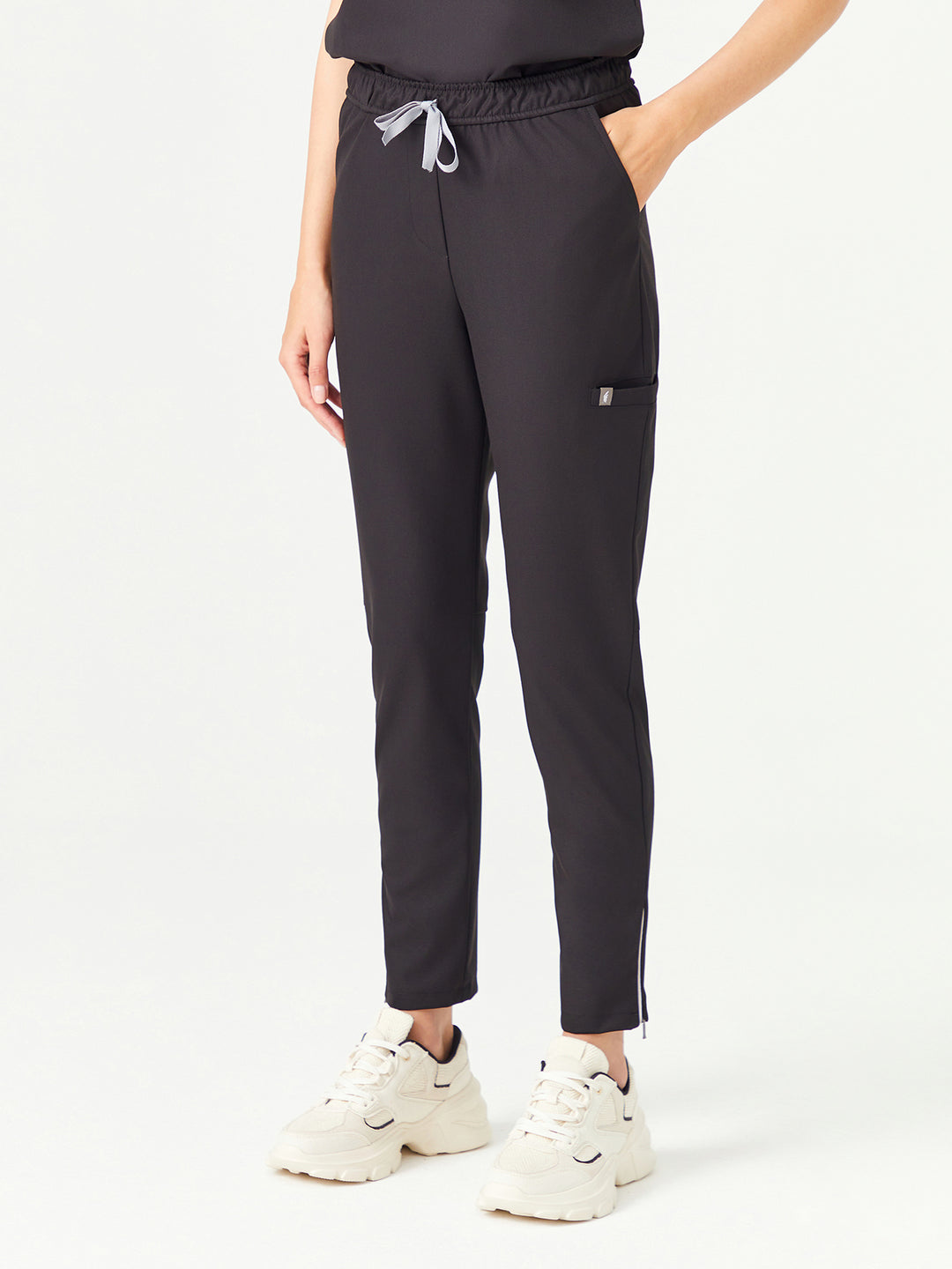02 Kadın Fermuarlı Paça Scrub Alt - Siyah